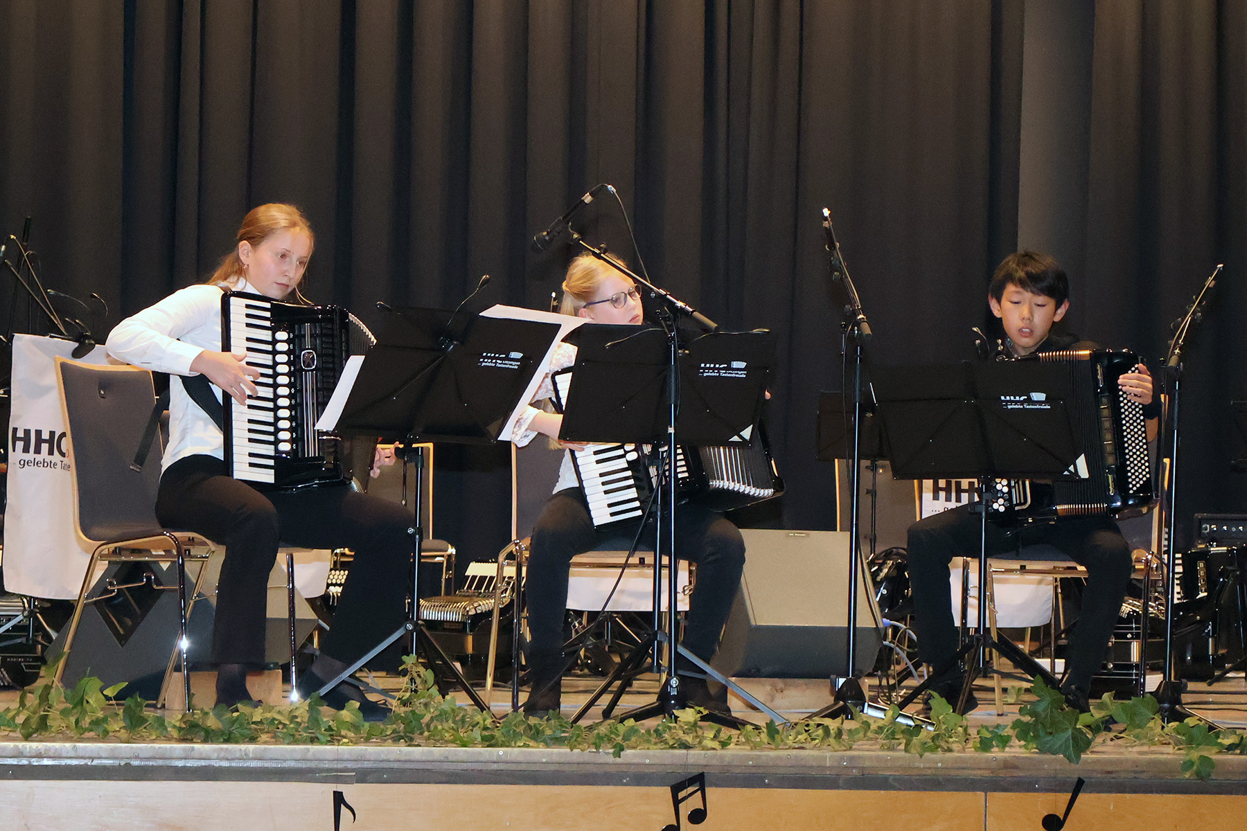 Die Schüler bei ihrem Auftritt